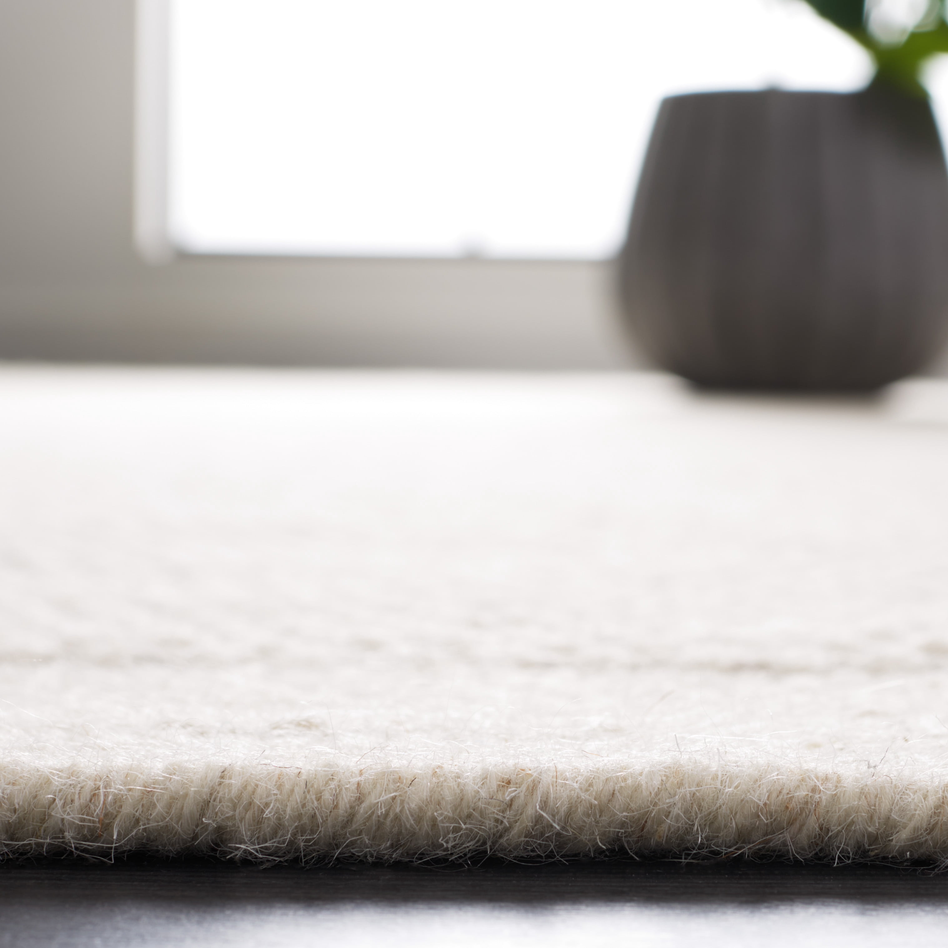 SAFAVIEH Vermont Zarif Distressed Dotted Area Rug, Ivory, 8' x 10'