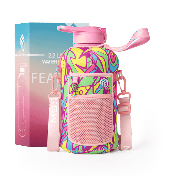 Bouteille d'Eau de 2,2 L d'Un Demi-Gallon avec Manchon de Rangement et Couvercle à Paille Couvert – Grand Contenant à Boisson Réutilisable Sans BPA avec Poignée - Grande Pichet de Sport, 2,2 Litres (74 Onces)