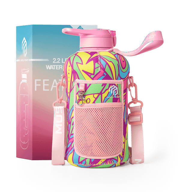 Bouteille d'Eau de 2,2 L d'Un Demi-Gallon avec Manchon de Rangement et Couvercle à Paille Couvert – Grand Contenant à Boisson Réutilisable Sans BPA avec Poignée - Grande Pichet de Sport, 2,2 Litres (74 Onces)