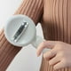 thumbnail image 4 of Quitapelusas Eléctrico Portátil y Recargable para Suéteres, Mantas, Sofás y Telas, con Cabezal de 6 Cuchillas, Diseño Abs Blanco y Alimentación Usb., 4 of 7