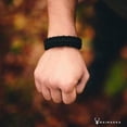 thumbnail image 3 of Armband Paracord Naimakka Classic Medium 21cm black [kk], 3 of 4