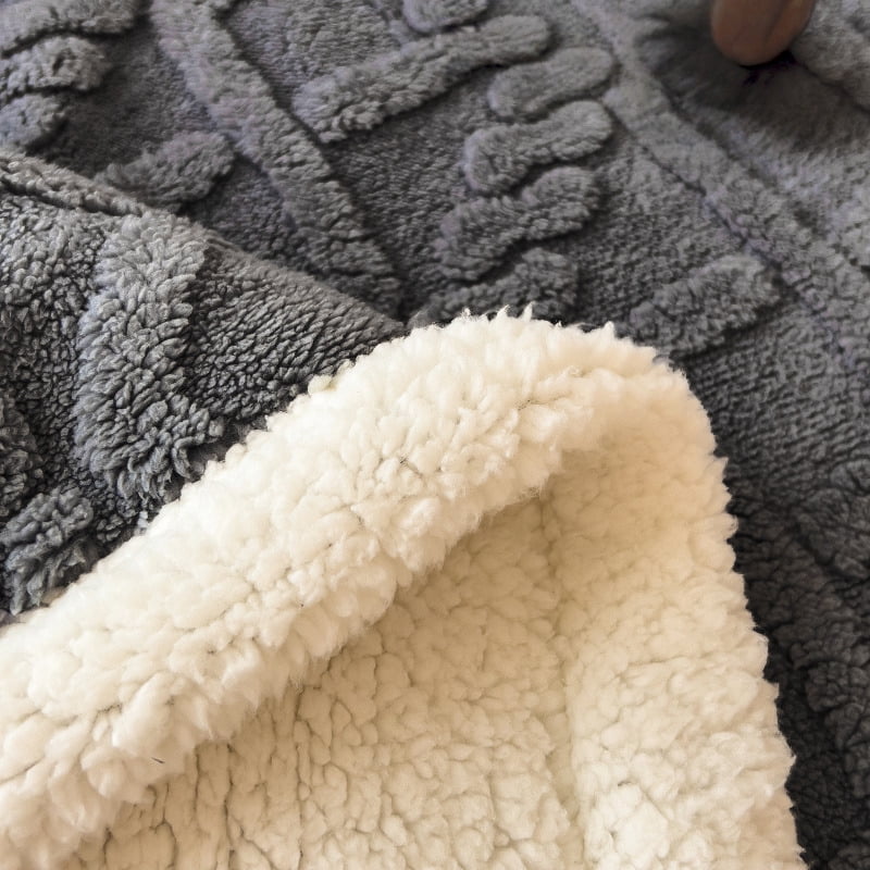 ROSEKIND Luxury Diamond Jacquard Sherpa Throw Blanket, Ultra Soft Reversible Fleece Bed Blanket for Couch & Sofa, Warm & Decorative, 30"x40", Silver Cloud