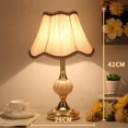 thumbnail image 3 of Lámpara de escritorio de cristal Simple de estilo europeo, lámparas de noche para dormitorio de tela Retro, luz de mesa de hierro forjado clásica, iluminación nocturna de lujo, 3 of 5