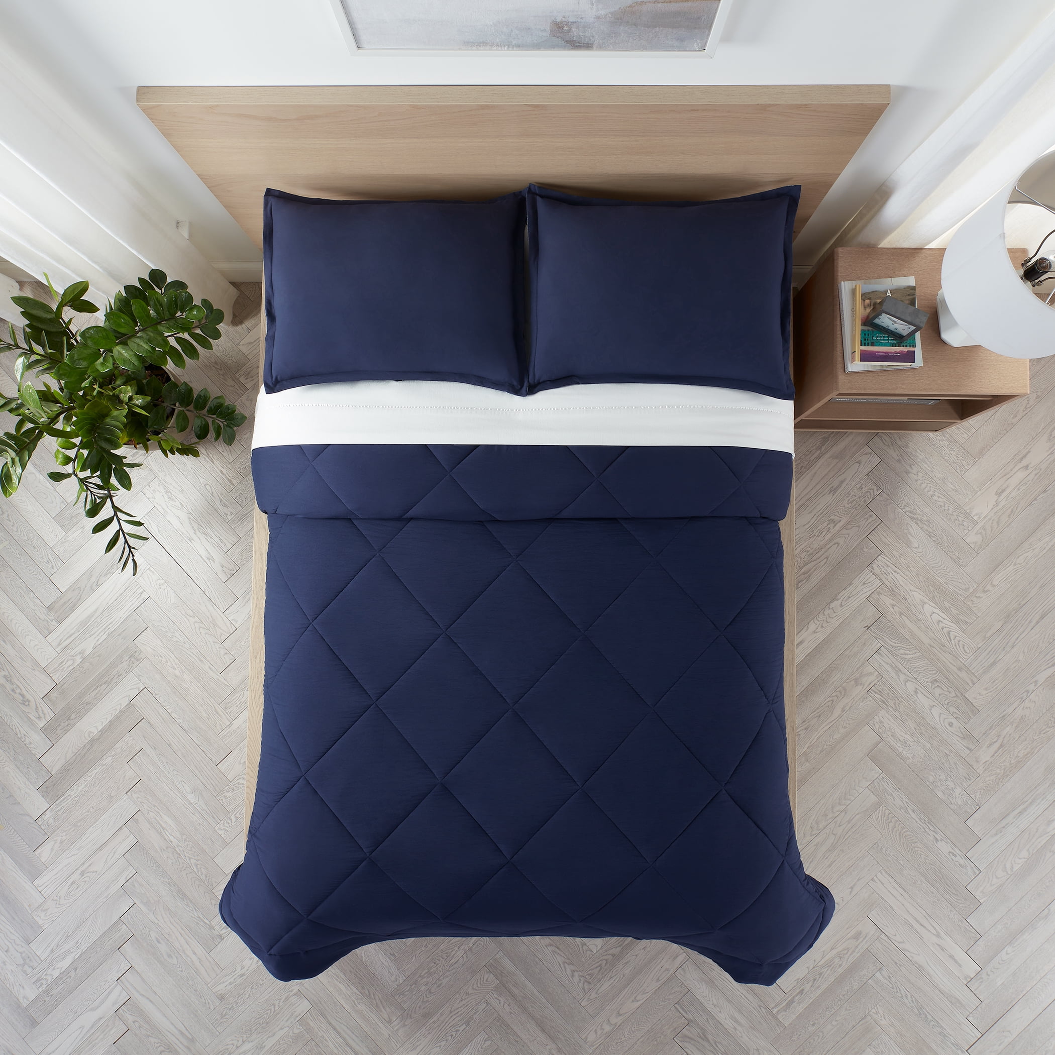 Serta Supersoft Navy Solid Reverse to Print Comforter Set, King (3-Piece)