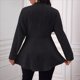 thumbnail image 4 of Chaqueta Texturizada con Botones, Cuello en V y Dobladillo con Volantes para Mujer, Talla Grande Negro M, 4 of 6