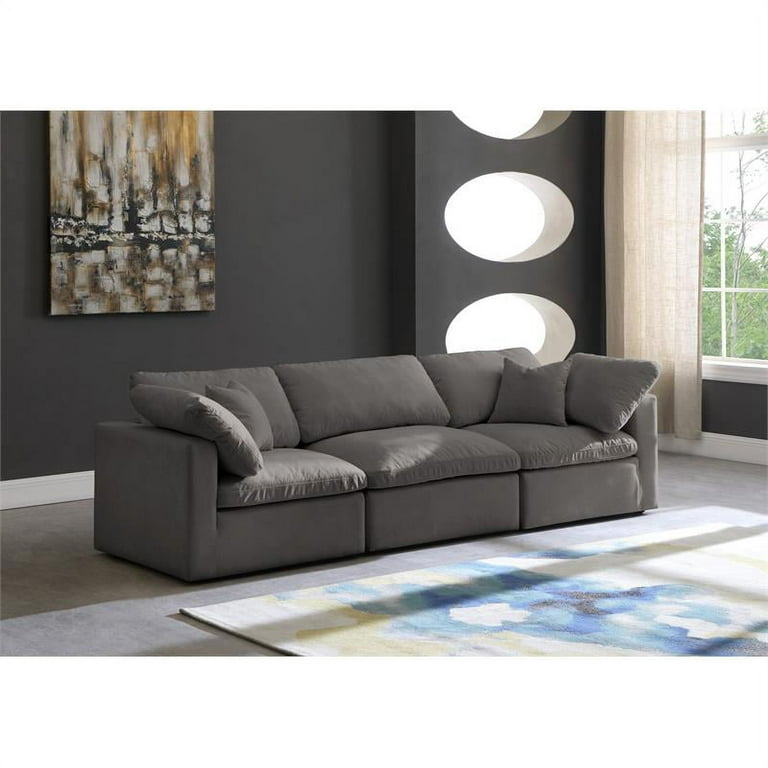 Plush modular online lounges