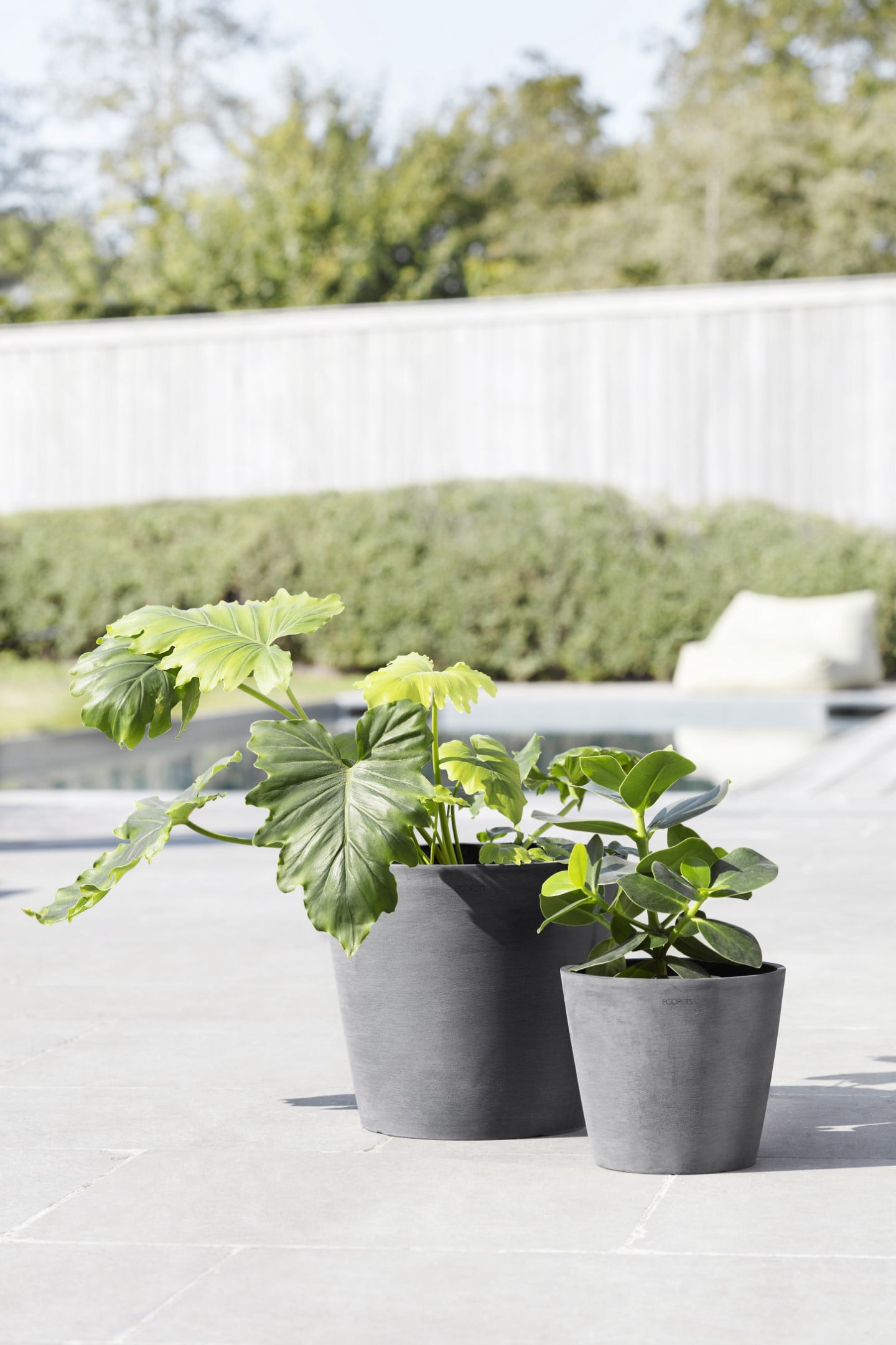 Ecopots Amsterdam Durable Modern Round Indoor/Outdoor Recycled Based Composite Flower Pot Planter, Grey, 12"