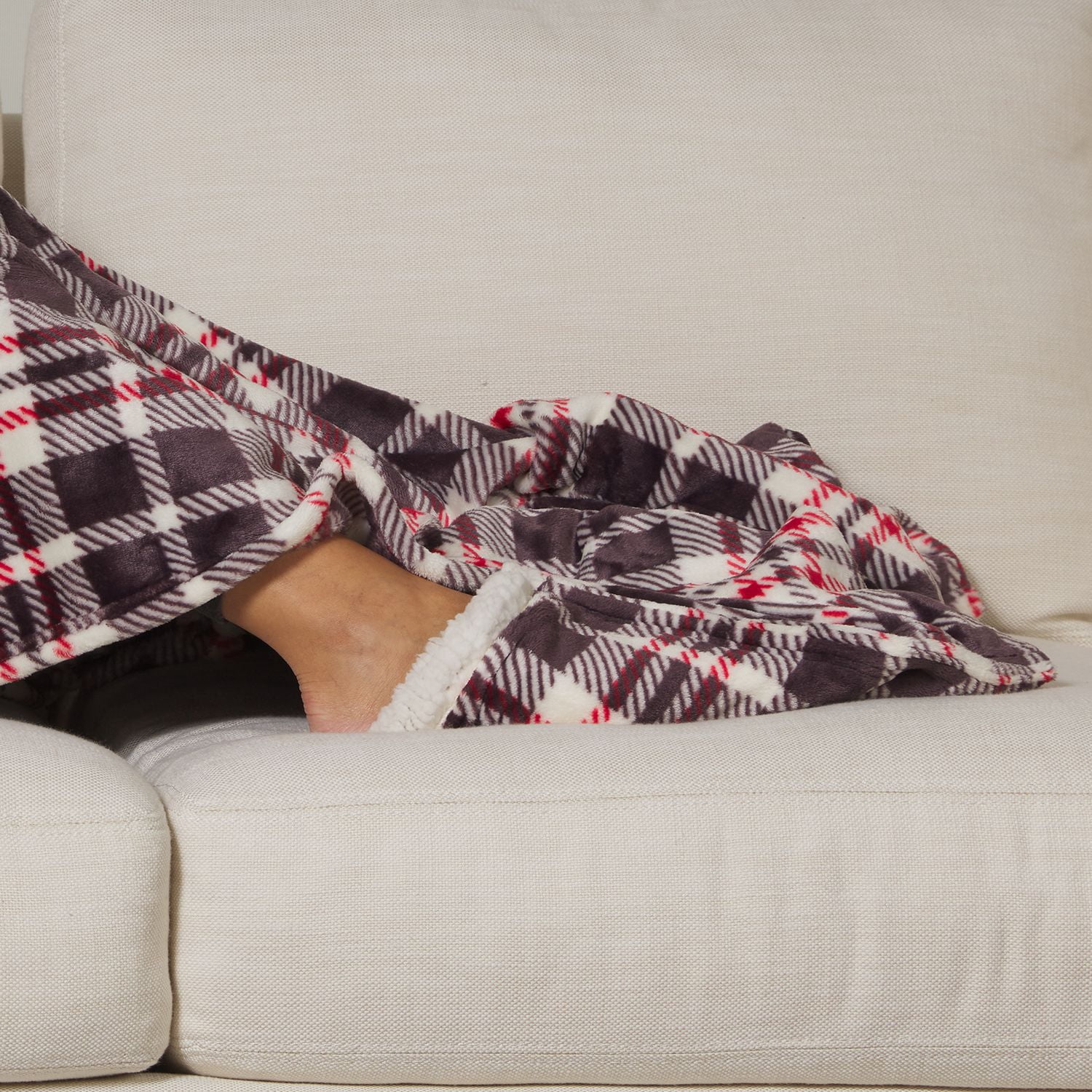ClimateRight by Cuddl Duds Oversized Throw With A Cozy Sherpa Pocket For Your Feet, Cream Gray/Red Plaid