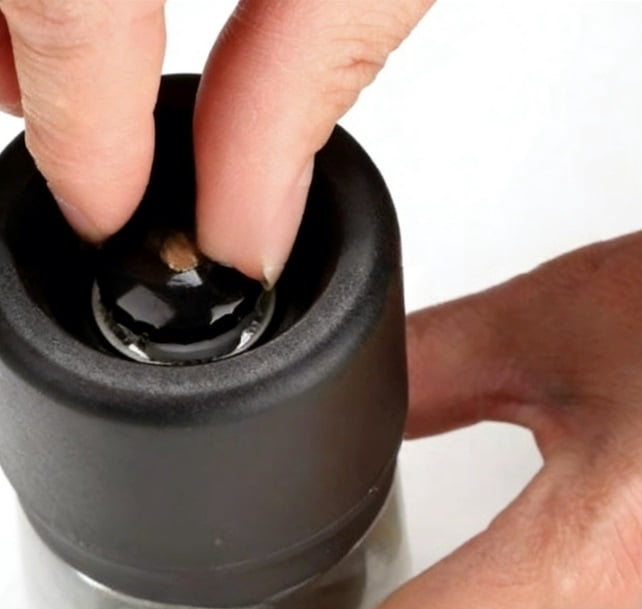 Manual Black Pepper Grinder Set - 2 Pack, Durable and Easy to Clean, Fine Grinding for Even Dispensing