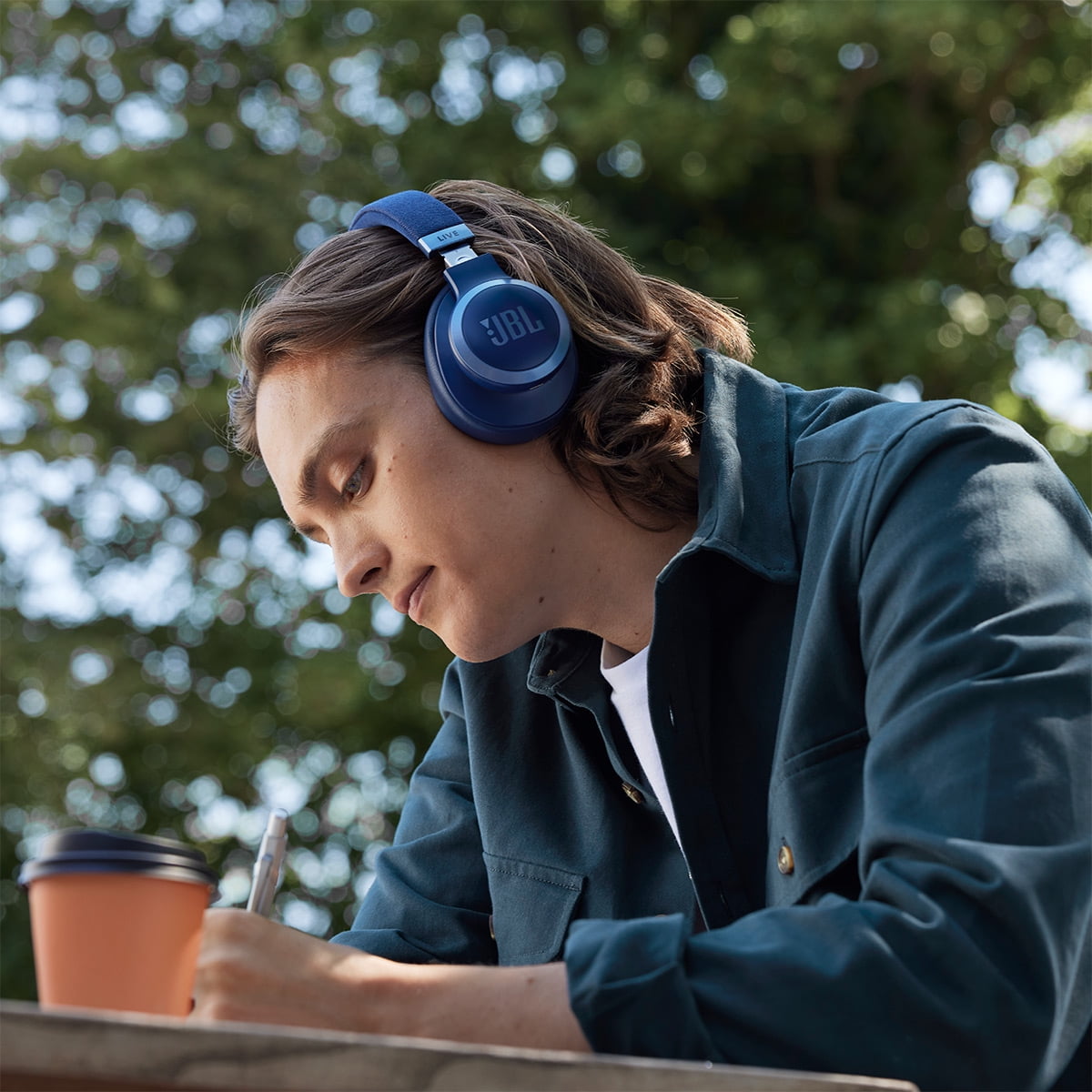 JBL Live 770NC Wireless Over Ear Noise Cancelling Headphone Bundle with gSport Case (Blue)