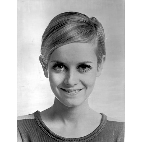 A portrait of Twiggy Photo Print (24 x 30)