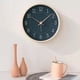 thumbnail image 4 of Reloj de diseño minimalista, reloj de pared, sala de estar, moderno, reloj silencioso, montado en la pared, lujo ligero, decoración creativa del reloj, 4 of 6