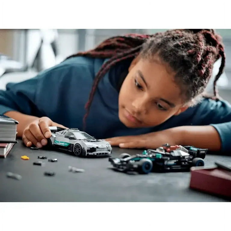 LEGO Speed Champions Mercedes-AMG F1 W12 E & Mercedes-AMG 76909