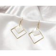 thumbnail image 2 of Pendientes colgantes de concha blanca cuadrada chapada en oro de 14 quilates, joyería geométrica para mujeres y niñas, regalo para el día de San Valentín, cumpleaños, día de la madre, Navidad (dorado)... esquí esquí Gafas de esquí, 2 of 5