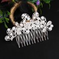 thumbnail image 1 of Peineta de aleación con diamantes de imitación blancos, pinza para el cabello, tocado de novia europeo y americano con flores de perla caliente, accesorios para el cabello, accesorios de novia, 1 of 5