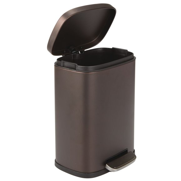 Wastebaskets with Lids