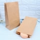 thumbnail image 3 of Bolsa de comida de papel Kraft de 100 piezas Bolsa de embalaje de fondo cuadrado Bolsa de embalaje de envase de papel práctico para restaurante de tienda (24x13x8cm), 3 of 6