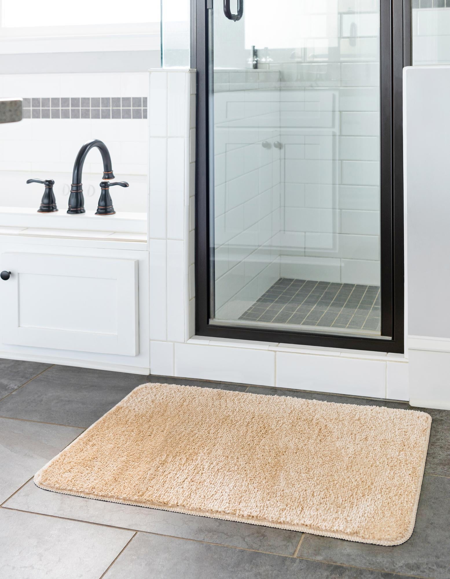 Rugs.com Bano Everyday Bath Mat Collection Rug – 1' 8 x 2' 7 Sandy Beige Machine Washable Shag Bath Mat, Extra Soft and Absorbent, Non-Slip, Quick Dry, Perfect for Bathroom