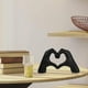 thumbnail image 1 of Escultura de Manos de Corazón, Adorno de Escultura de Mano Brillante Resina Amor Gesto decorativa Para Mesa de Café, 1 of 7
