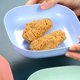 thumbnail image 3 of Bandeja de plástico azul profunda para servir pasta y fruta en camping, perfecta para niños, bebés y adultos, 3 of 5