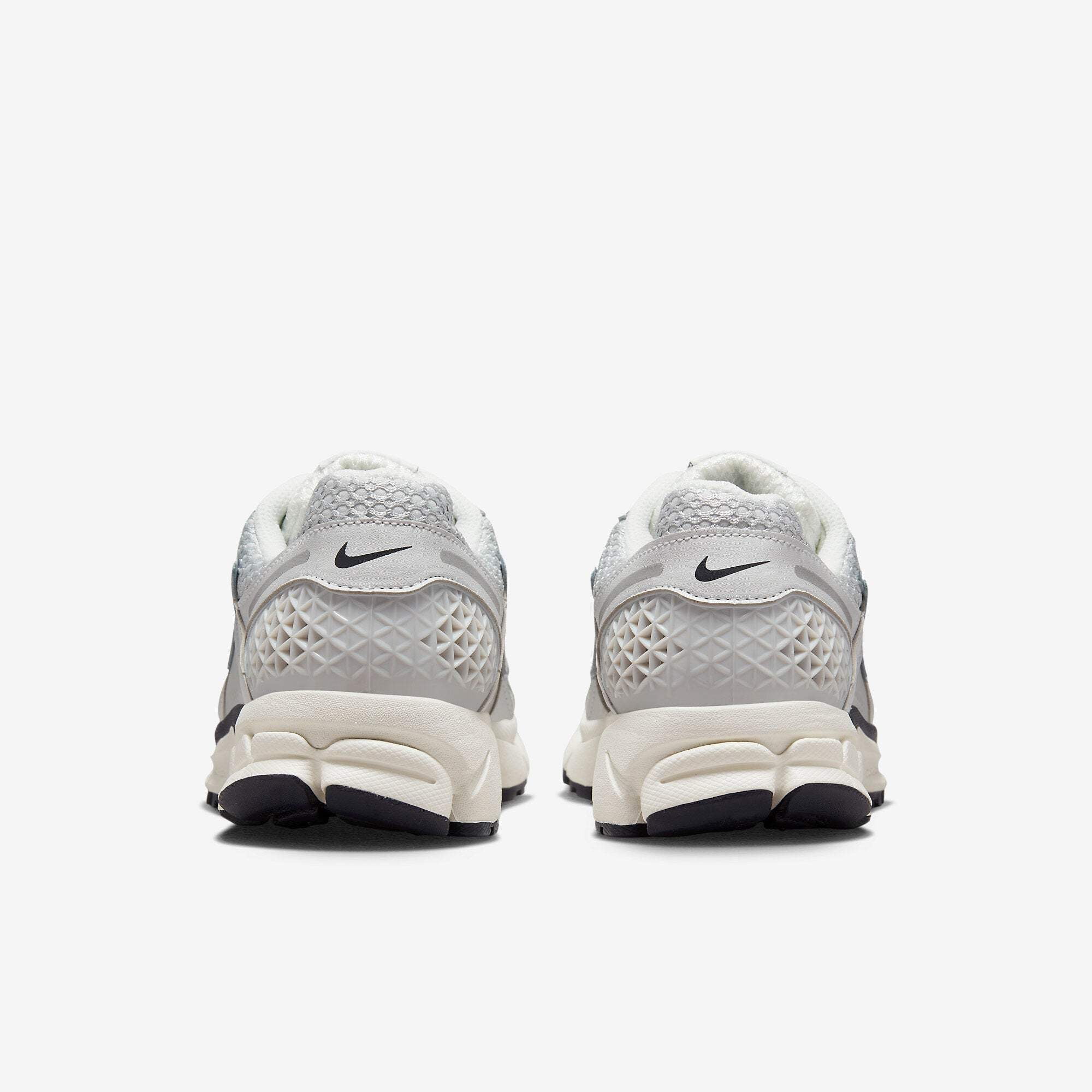 Nike Zoom Vomero 5 Photon Dust Metallic Silver (Women's)