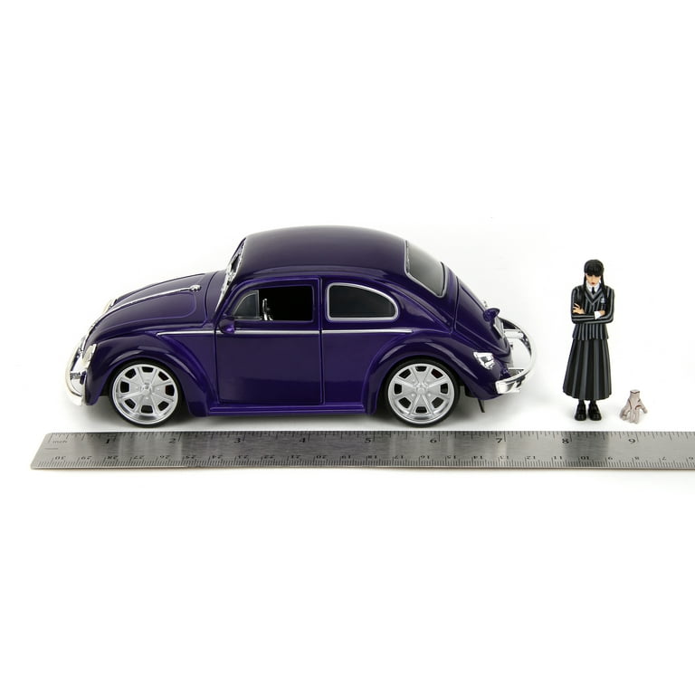 Jada Toys - 1:24 Wednesday 1972 VW Beetle with Wednesday