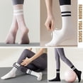 thumbnail image 2 of 8 pares de calcetines largos de yoga con agarre para mujer, calcetines antideslizantes de yoga y pilates, ideales para deportes interiores, yoga, pilates y ballet, 2 of 8
