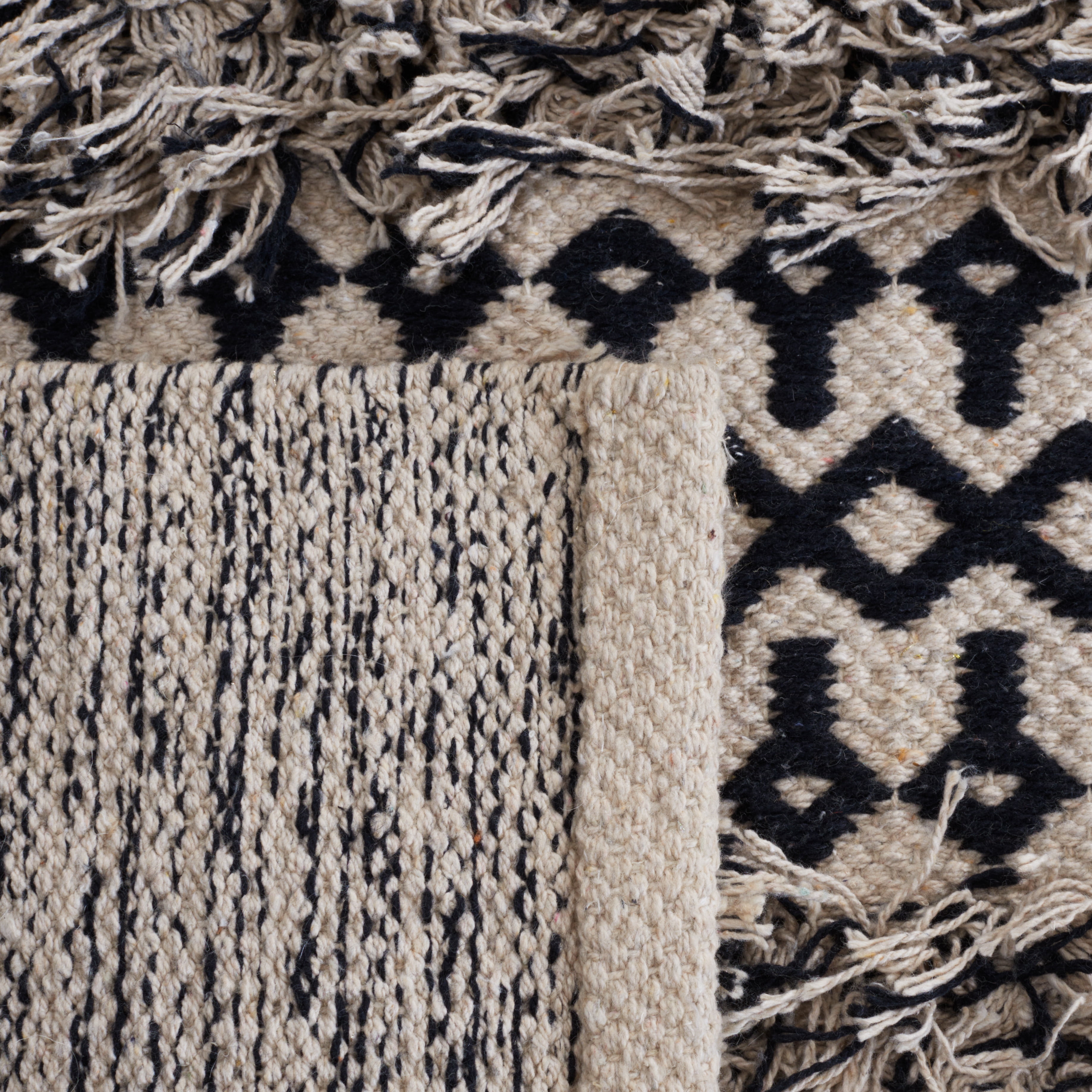 SAFAVIEH Natura Laird Geometric Cotton Area Rug, Black/Ivory, 6' x 6' Round