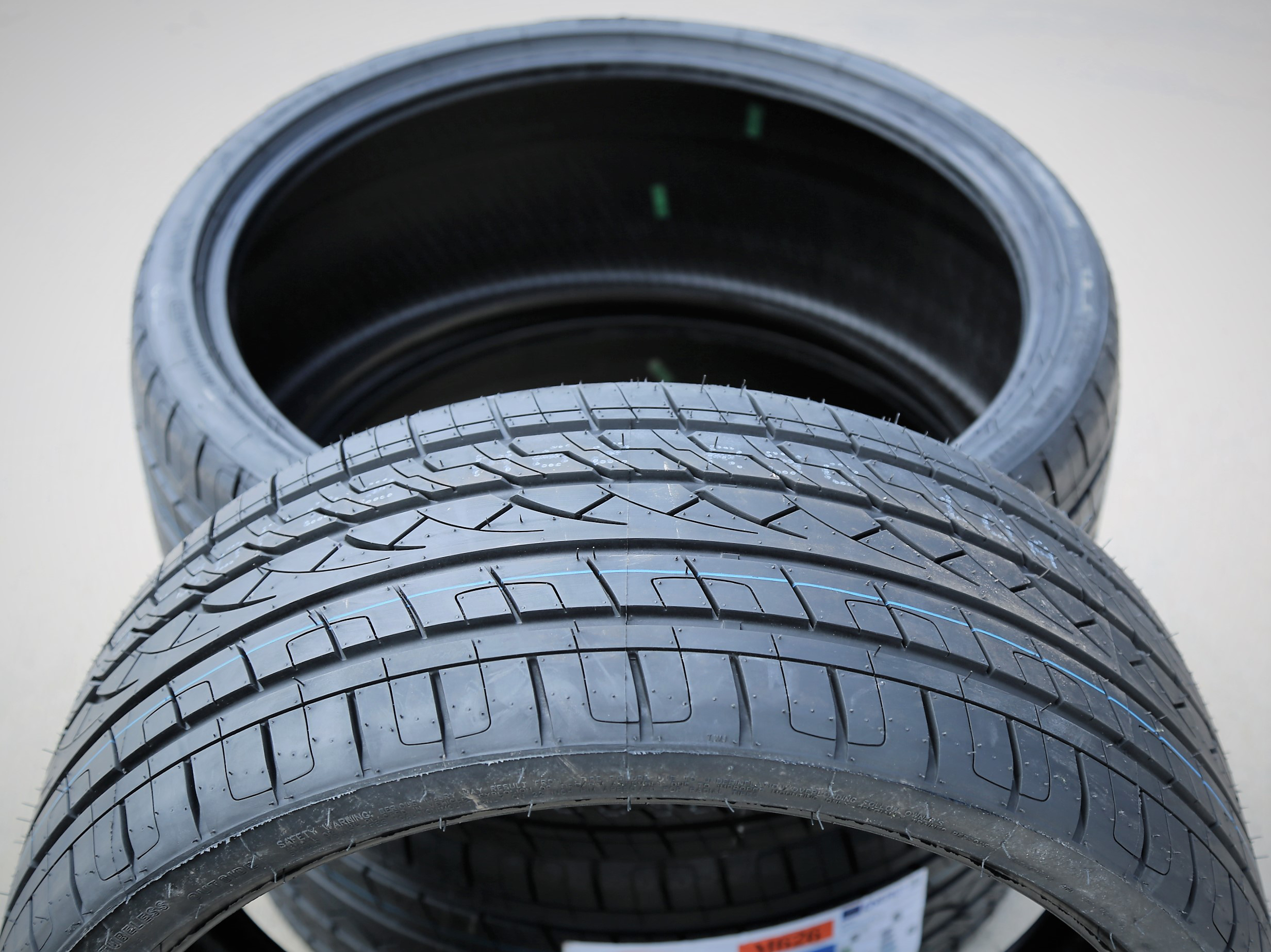 Durun M626 255/25ZR28 255/25R28 95W XL High Performance a/s All Season Tire