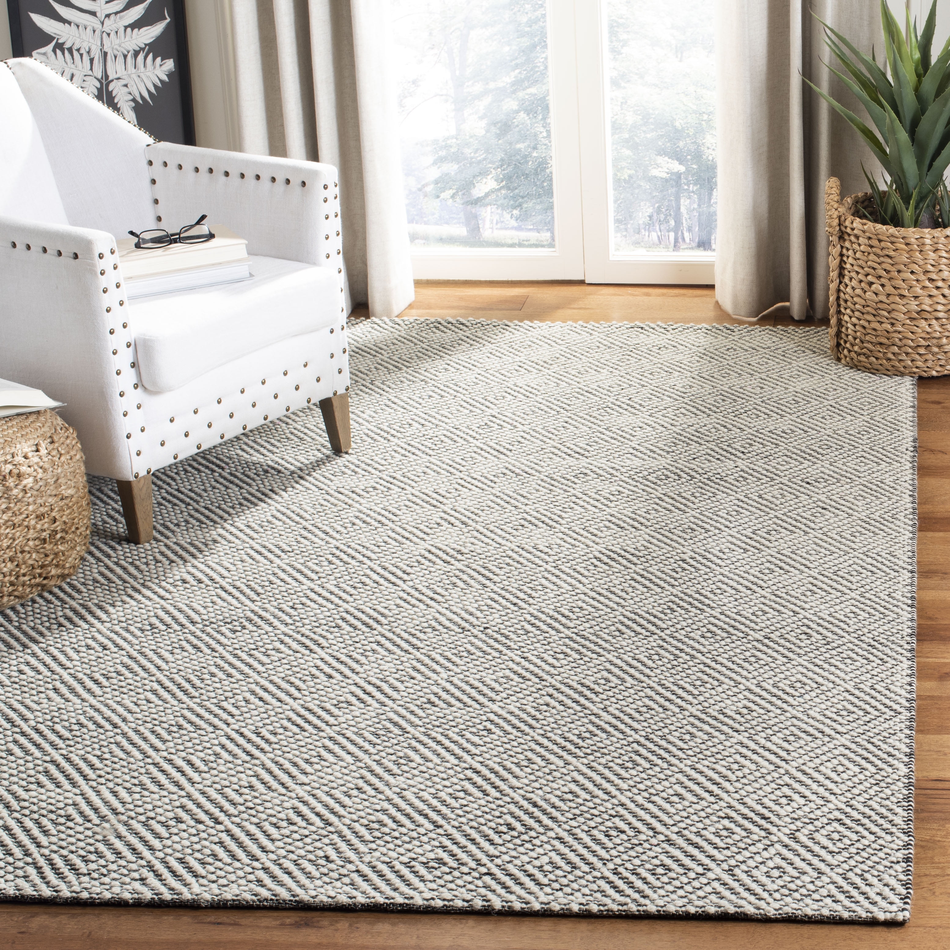 SAFAVIEH Vermont Catrine Geometric Wool Area Rug, Ivory/Black, 2'3" x 4'