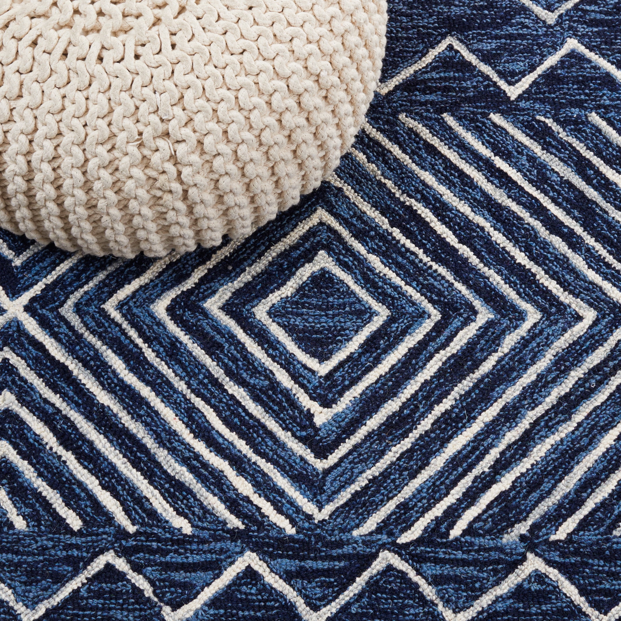 SAFAVIEH Metro Madrid Geometric Area Rug, Navy/Ivory, 4' x 6'