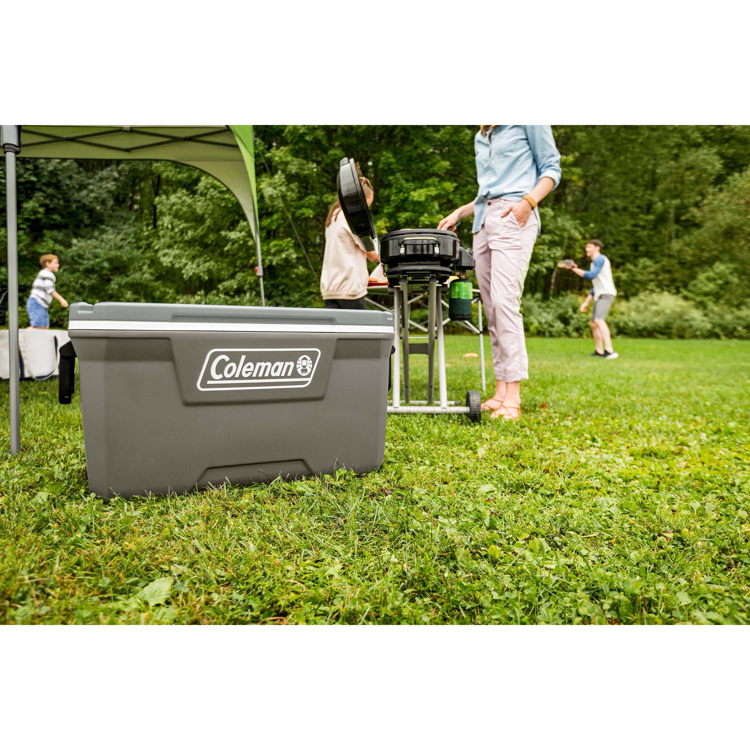 Coleman Classic Series 70-Quart Camping Cooler, Silver Ash Grey, 66L
