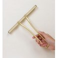 thumbnail image 4 of Raspador de vidrio Yjmei, limpiador dorado con gancho, herramienta de limpieza de silicona para puertas de ducha, baño, ventanas y vidrios de automóviles, 22,5 x 22,8 cm, 4 of 5