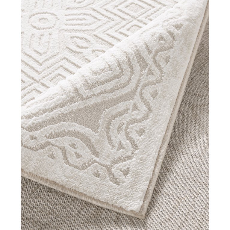 Free Shipping! Town & Country Luxe Maya Medallion Neutral