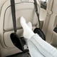 thumbnail image 1 of Reposapiés infantil para coche en asientos traseros | Reposapiés de doble cara de forro polar con correas ajustables | Fácil instalación para niños y viajes escolares | 50 x 48 x 26 cm, 1 of 6