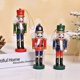 thumbnail image 4 of Cascanueces de madera de 4,7 pulgadas, figura de soldado, decoración navideña para el hogar, 4 of 5