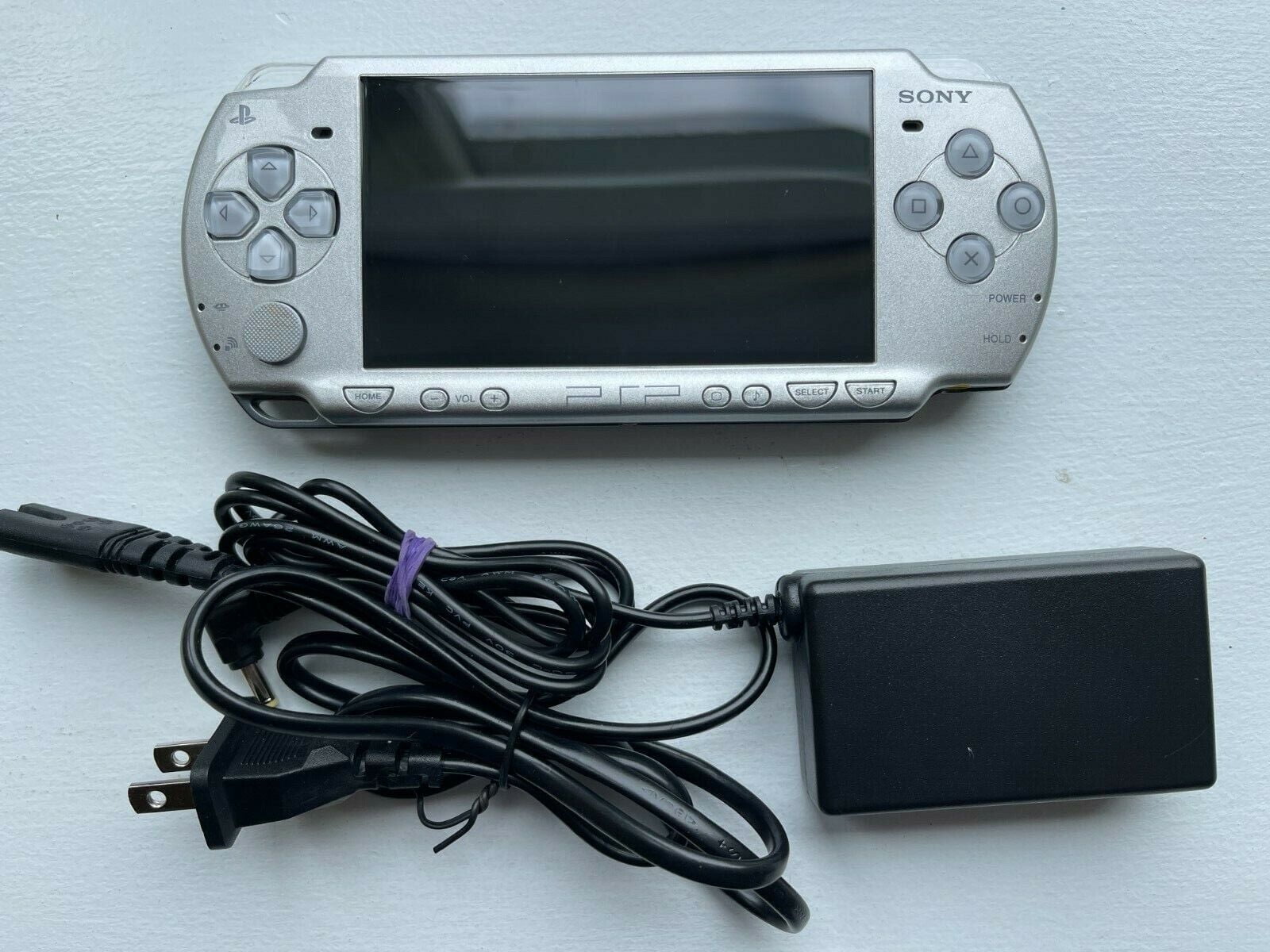 PSP-3000　PCH-2000 Amazon.com: Sony Playstation Portable (PSP) 3000 Series Handheld