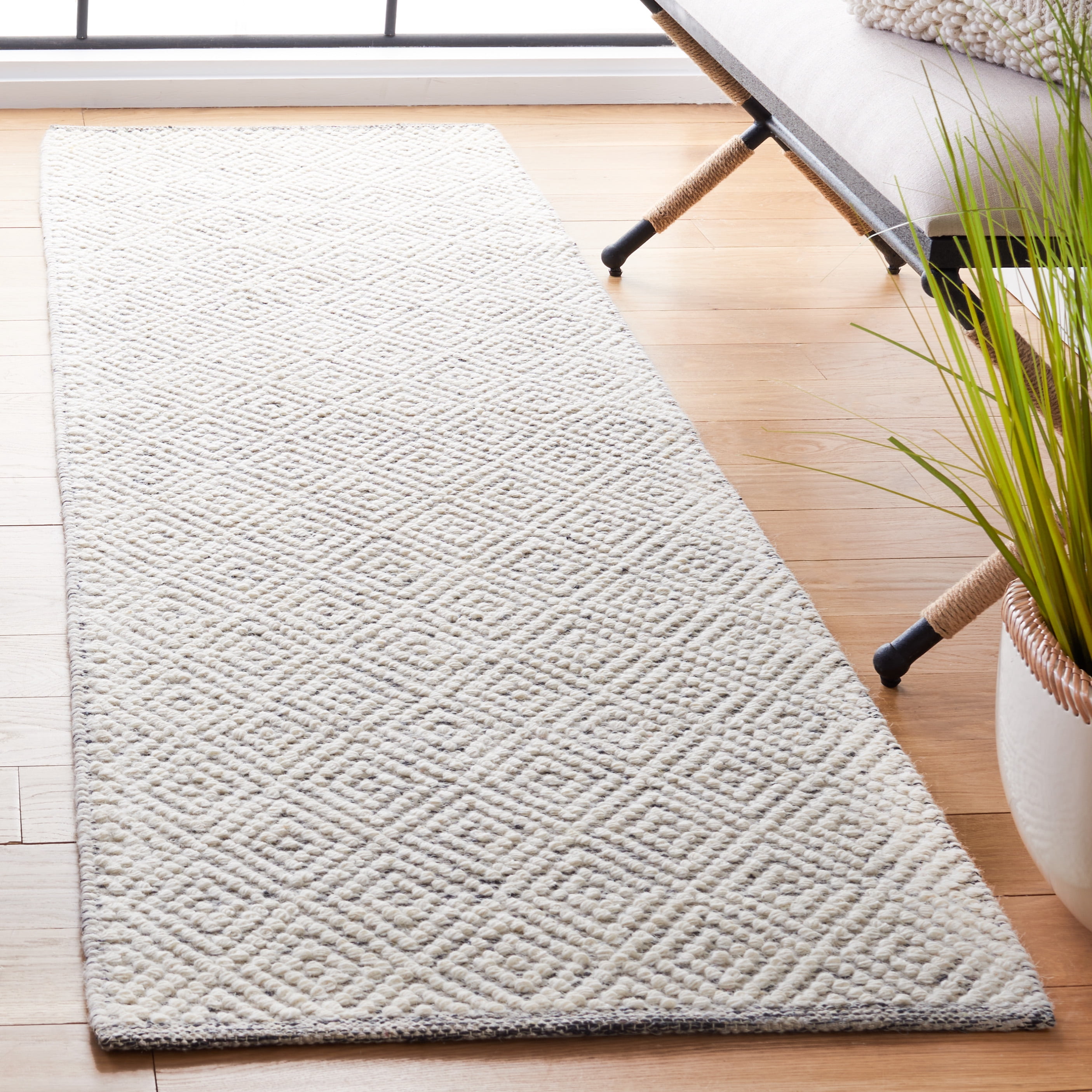 SAFAVIEH Natura Eanna Geometric Runner Rug, Ivory/Light Grey, 2'3" x 18'