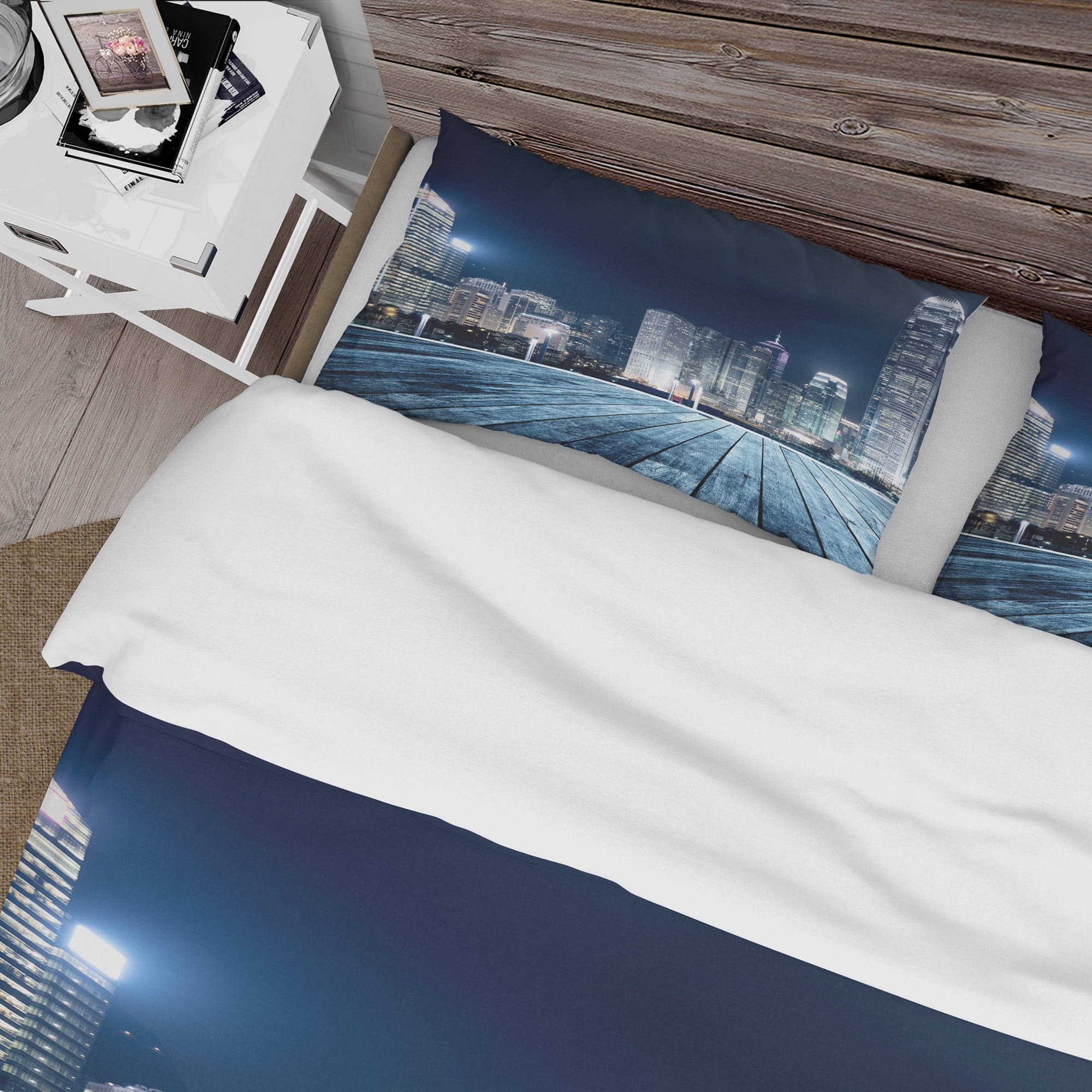 Designart 'Blue Hong Kong City Skyline' Modern & Contemporary Duvet Cover Set