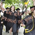 thumbnail image 3 of Celebre su graduación con estilo Banner de graduación brillante en oro rosa y guirnalda de felicitaciones, 3 of 7