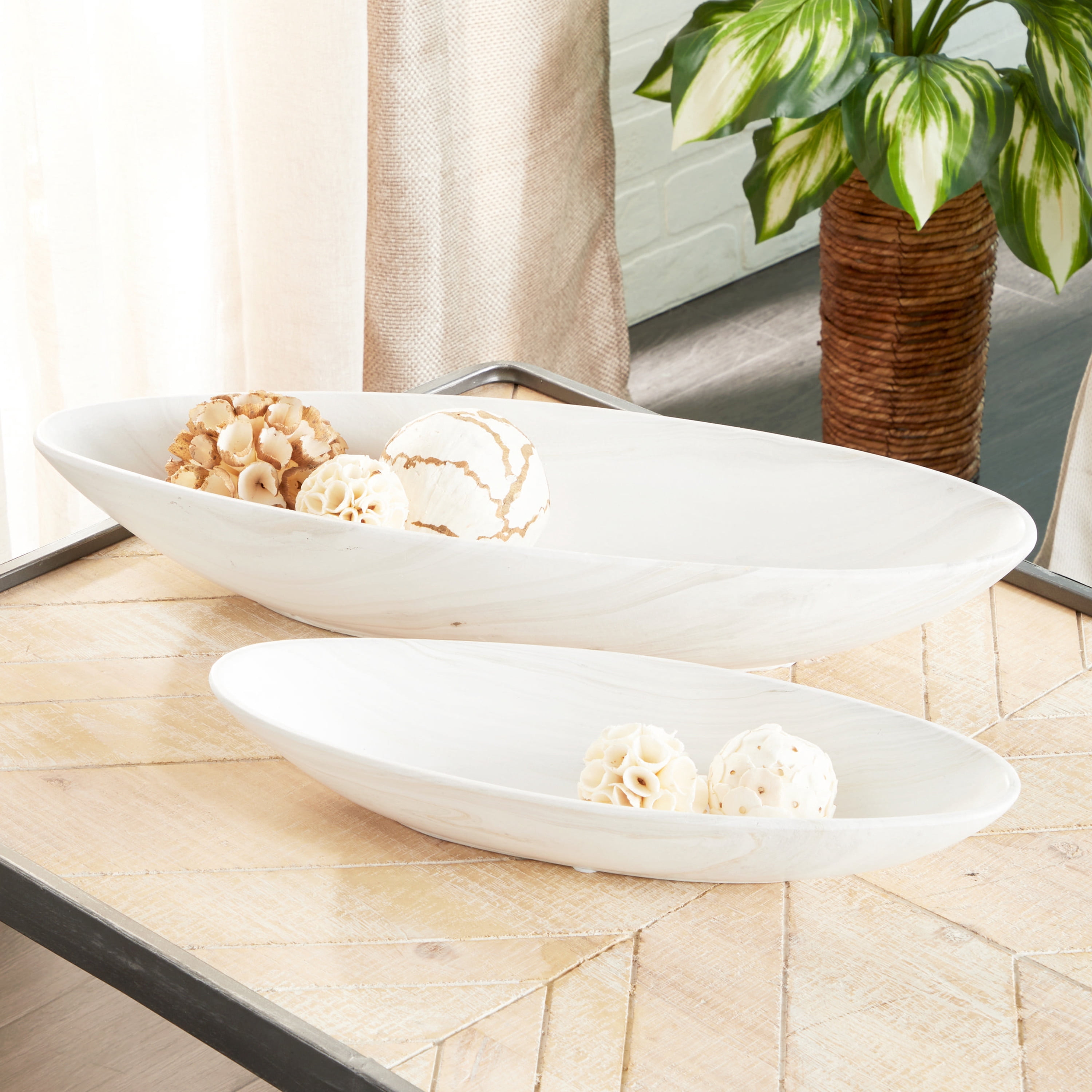 CosmoLiving by Cosmopolitan White Porcelain Ceramic Indoor Outdoor Planter, Set of 2 22", 16"W