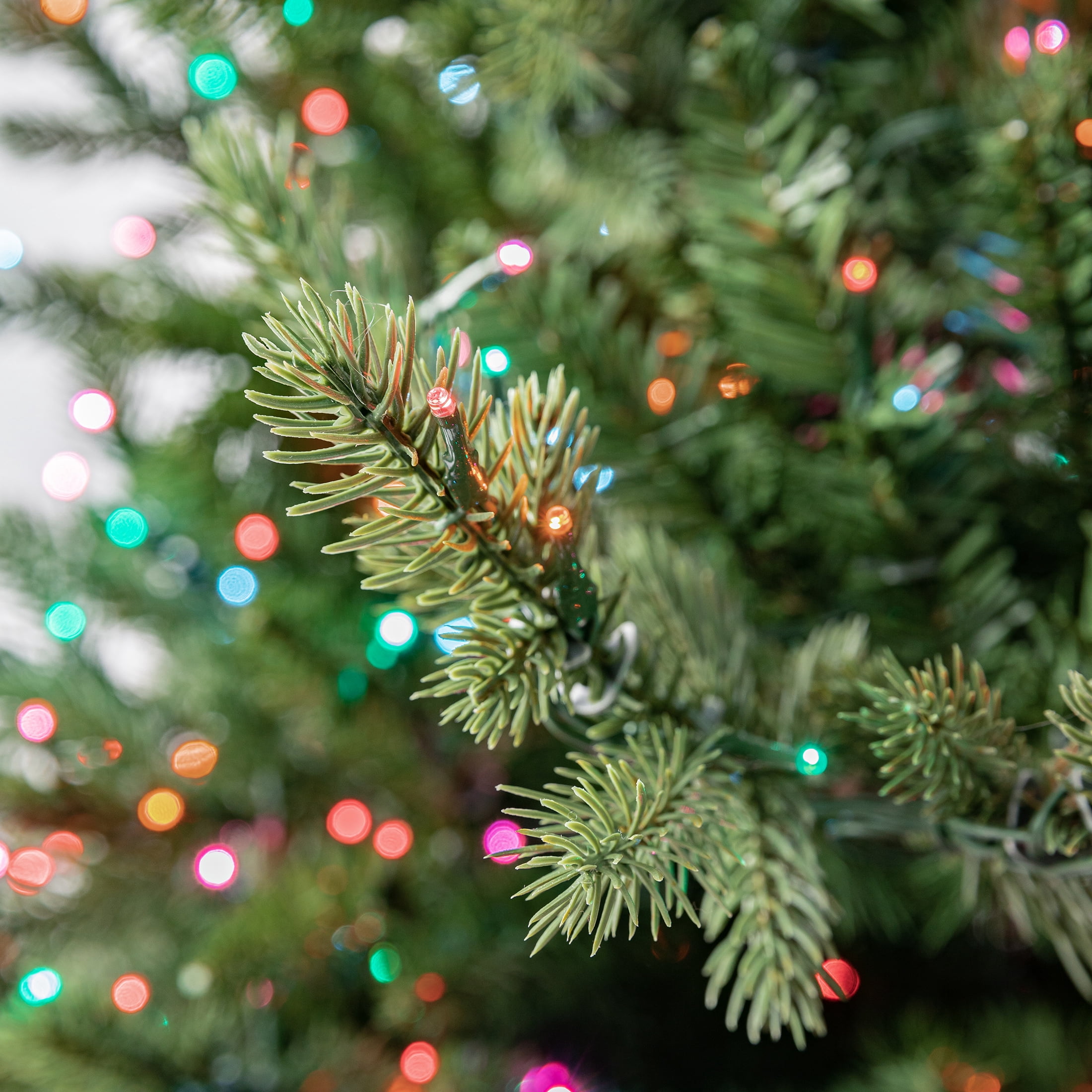 My Texas House 9' Pre-Lit Grand Spruce Green Artificial Christmas Tree with LumaDazzle Color-Changing Twinkle LED Lights, Quick Set, and Stand