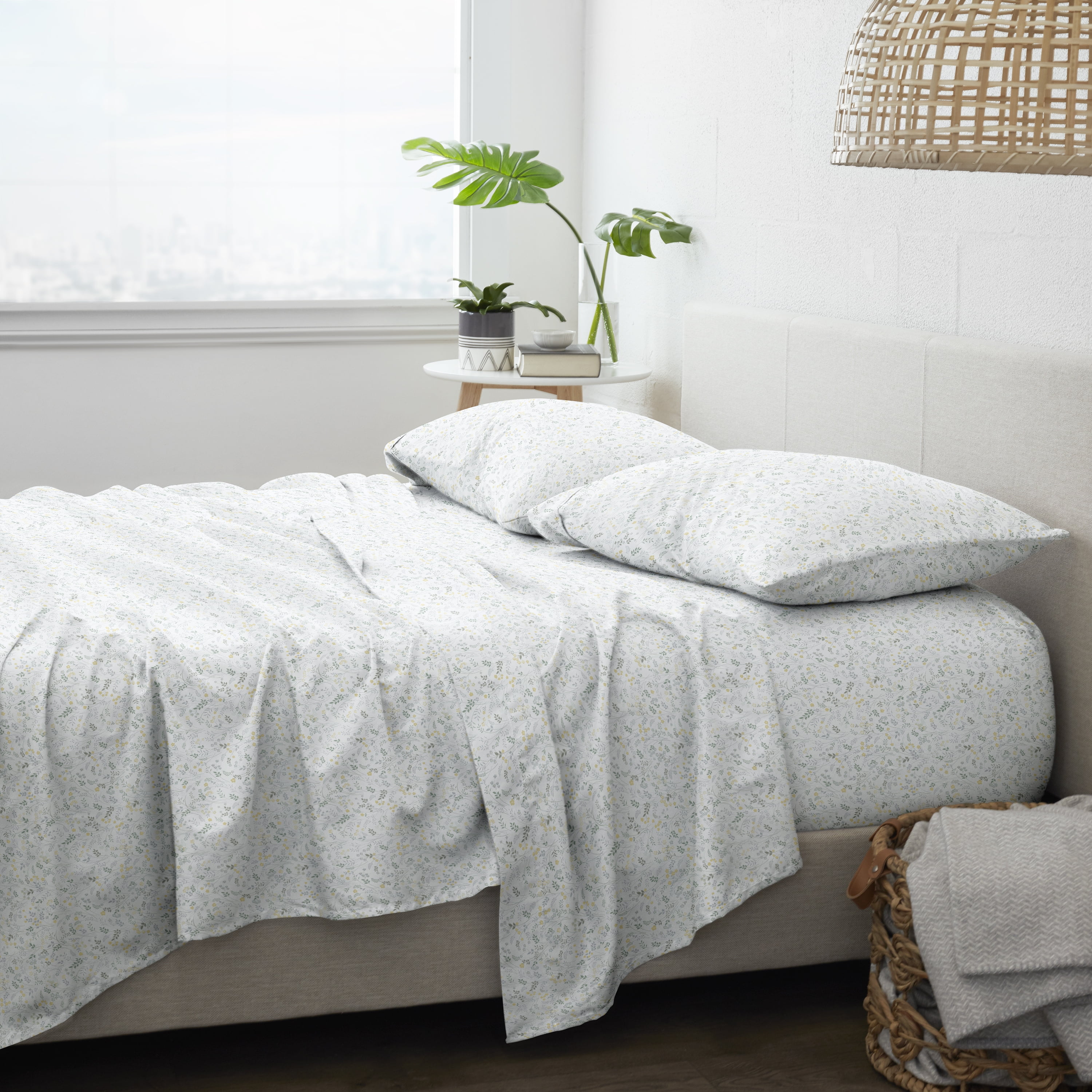 Noble Linens 4 Piece Pattern Microfiber Bed Sheets Set, Light Blue Wildflower, California King
