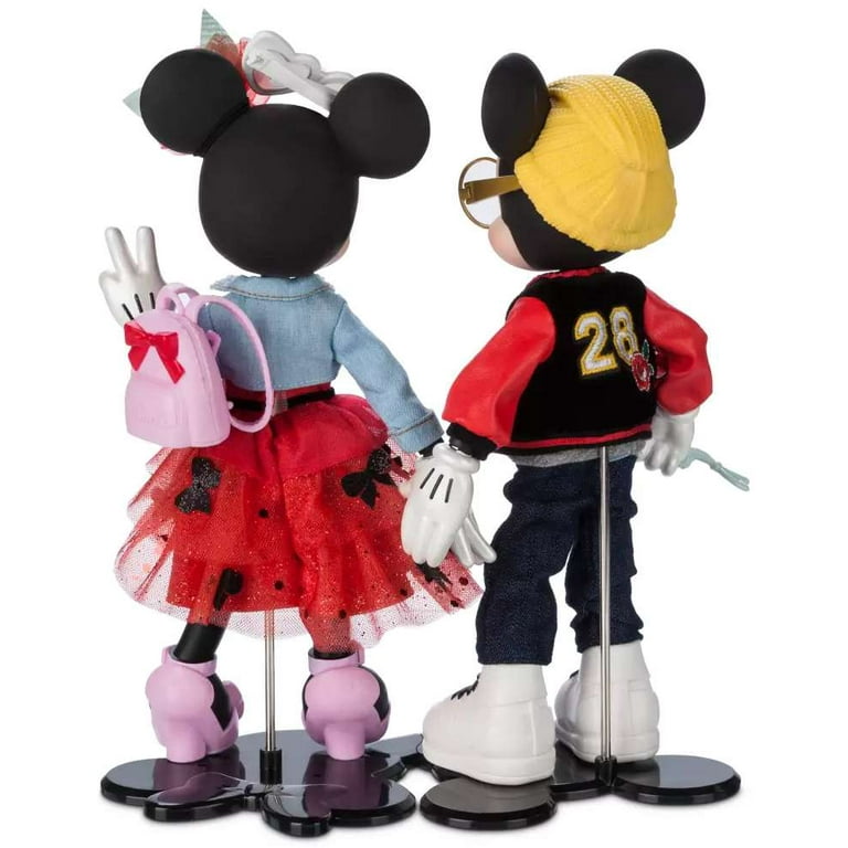 Disney 2022 Mickey and Minnie Limited Edition Valentine's Day Doll