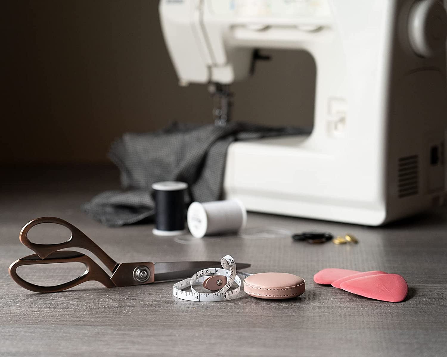 Professional Tailor & Dressmaker 9.5” Sharp Scissors for Cutting Heavy Fabrics & Leather + Measuring Tape & Tailor’s Chalk (Rose Gold)