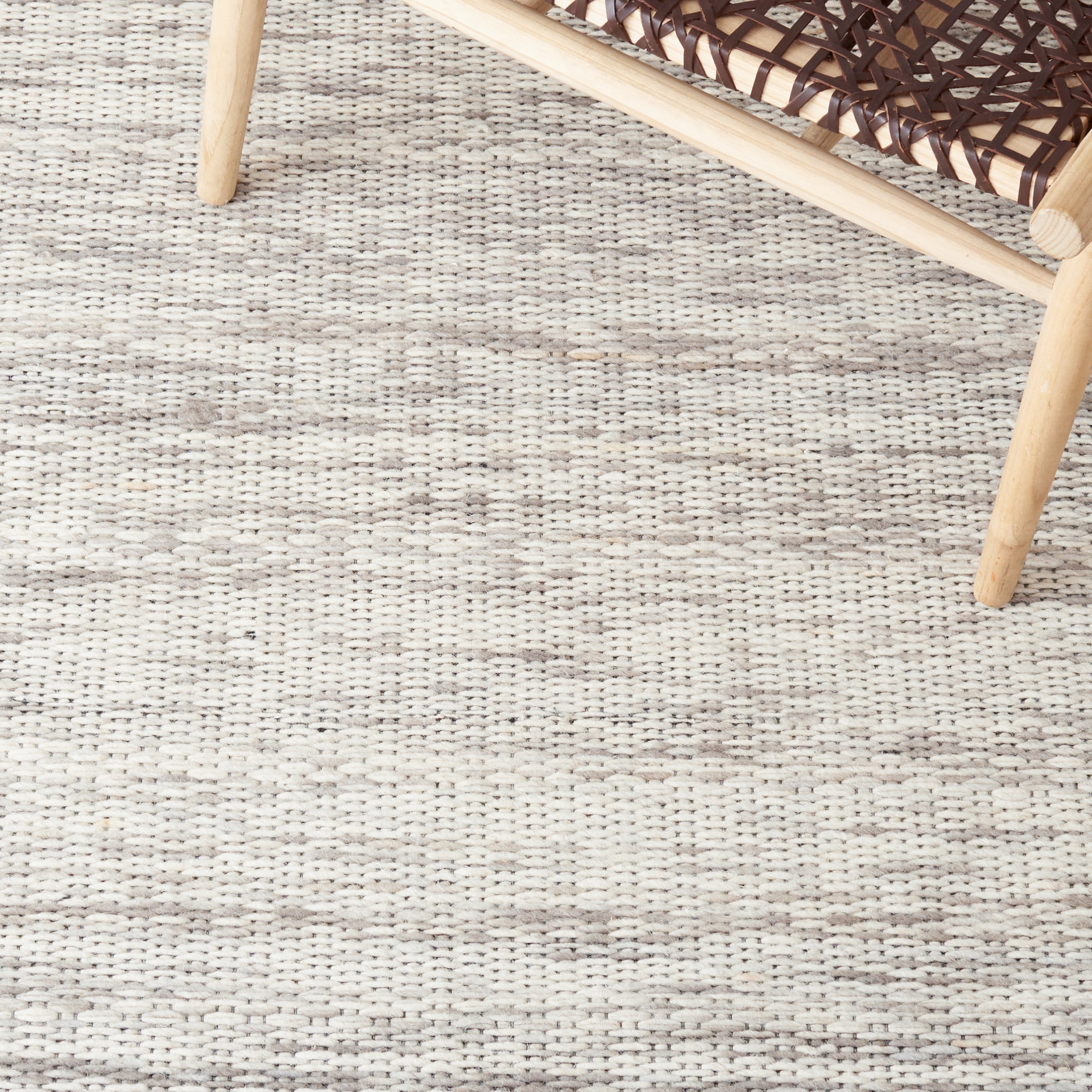SAFAVIEH Marbella Taegan Distressed Area Rug, Grey/Beige, 3' x 5'