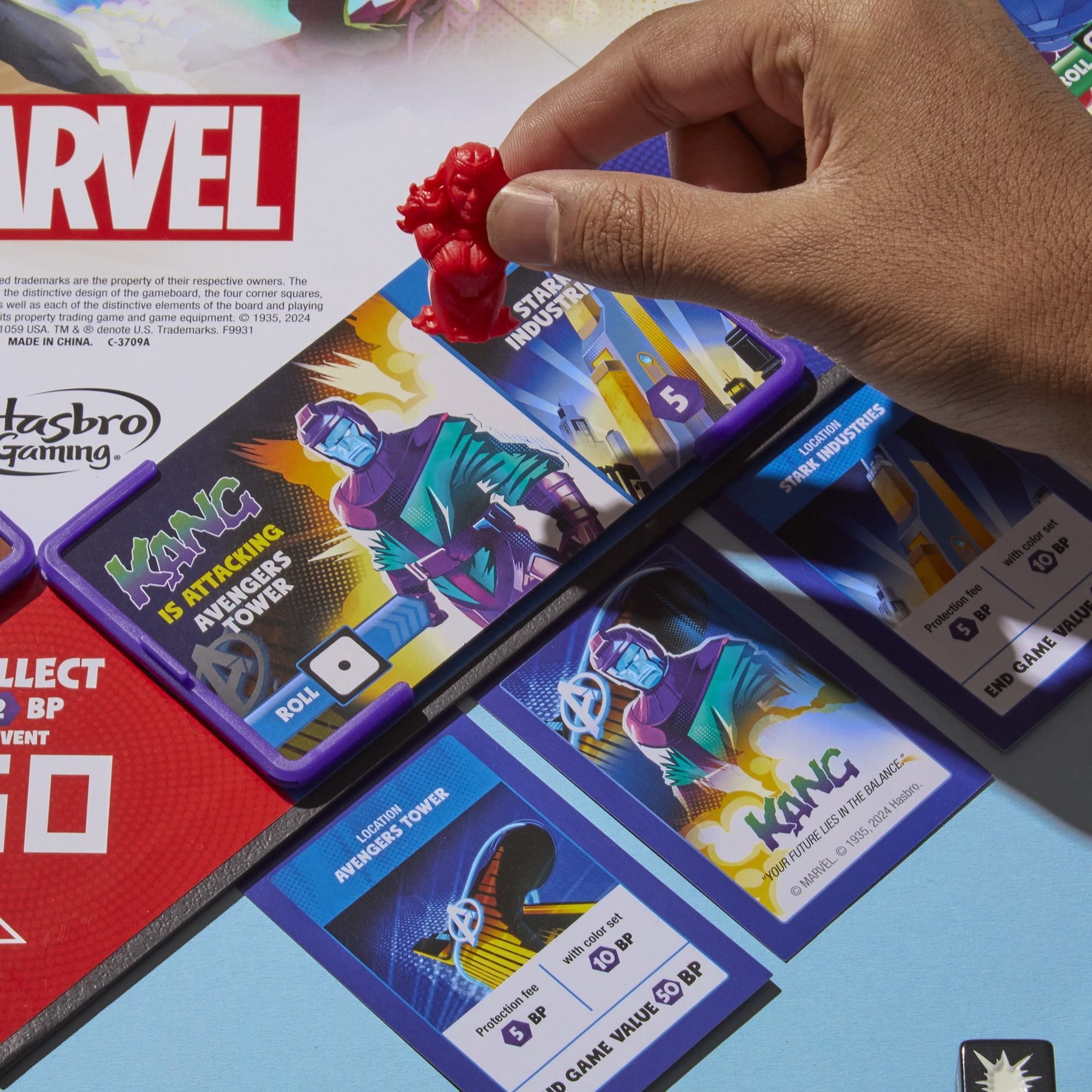 Monopoly Flip Edition: Marvel Board Game for 2 to 4 Players, Ages 8+