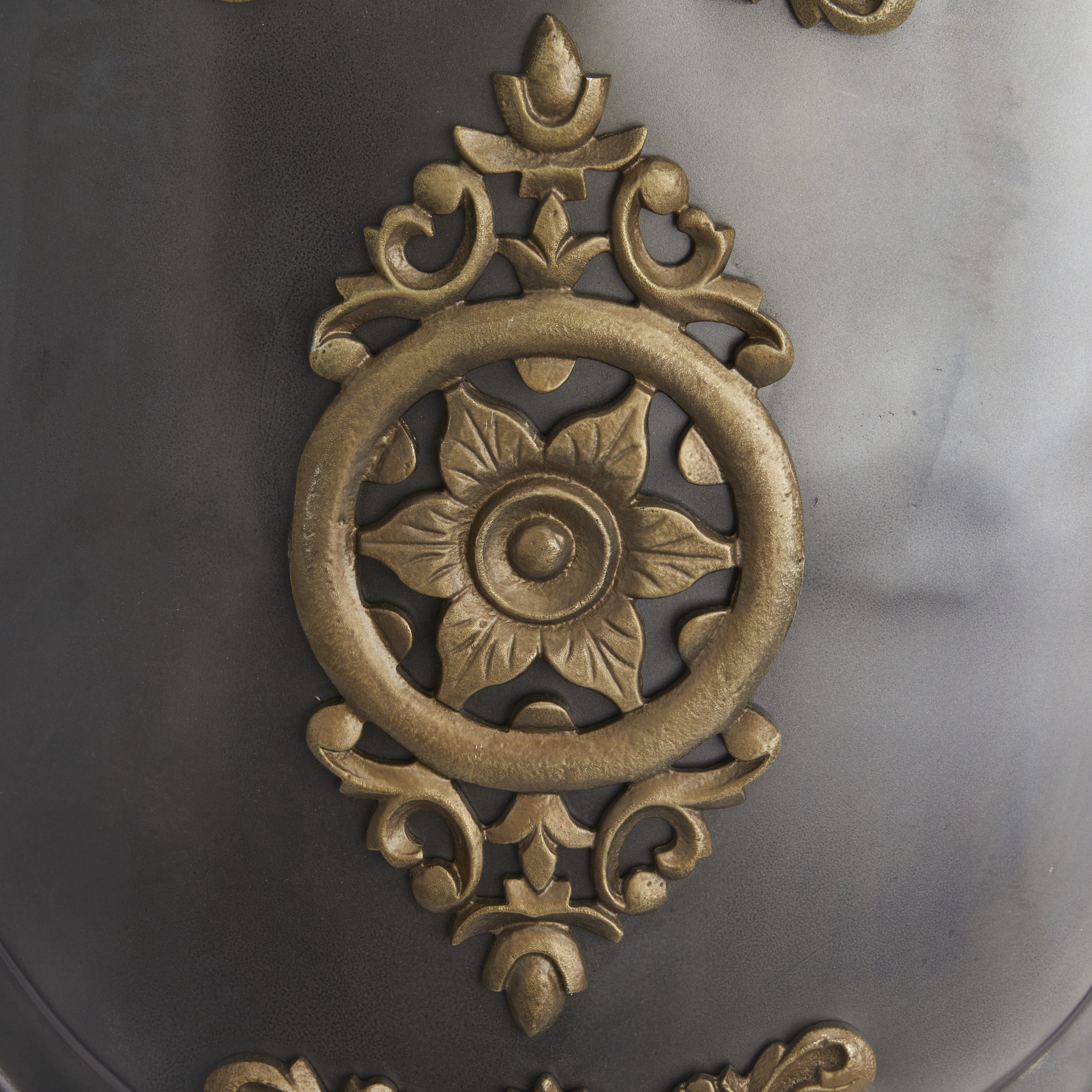 DecMode Gray Metal Armor Shield Wall Decor