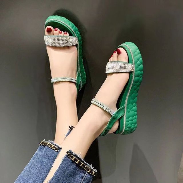 Zapatos de mujer a la moda 2023, zapatos de tacón bajo, sandalias de playa, conjunto de zapatos Muffin, cuña informal a la moda para mujer, novedad de verano de lujo para niñas 40 Gao Jinjia LED
