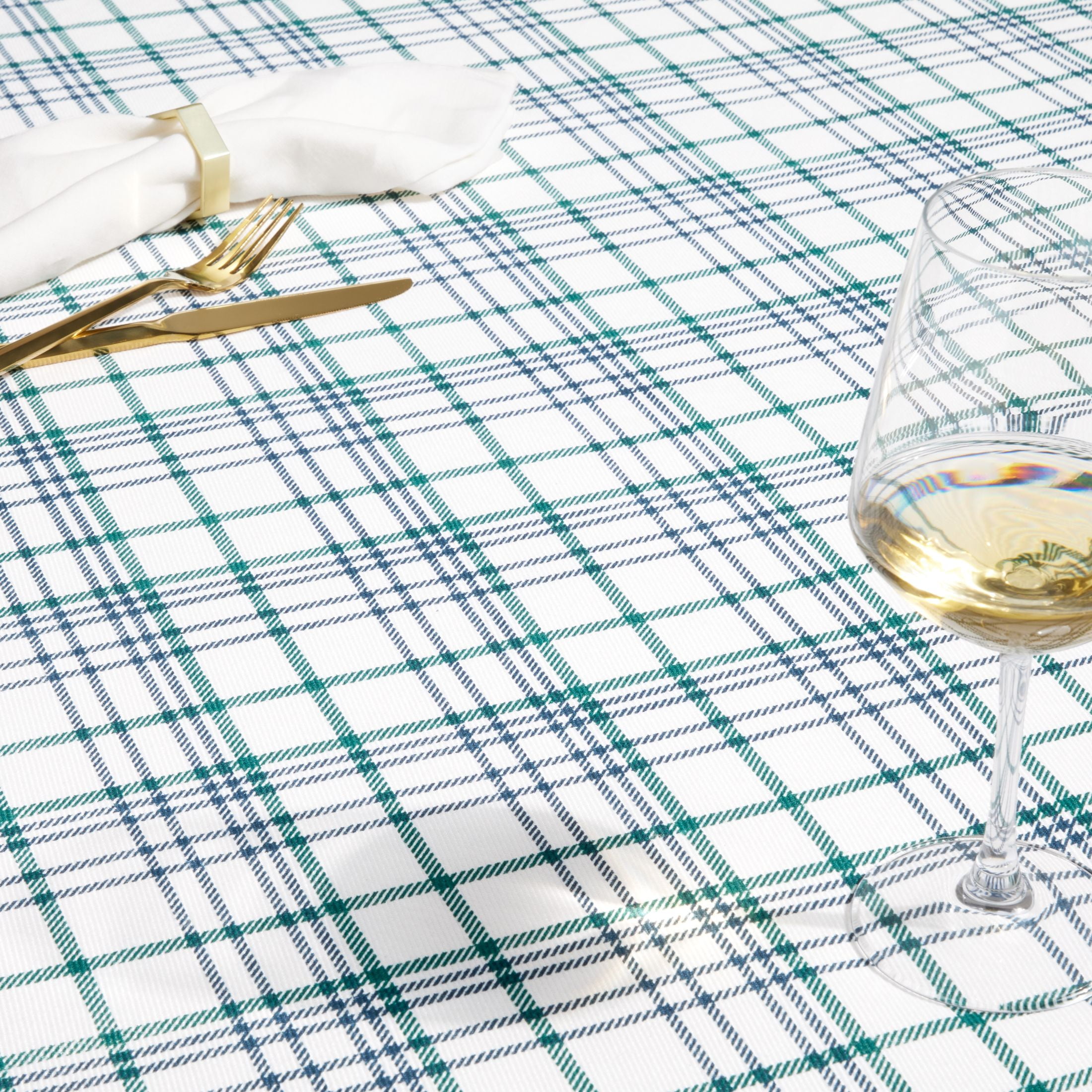 (2 pack) MAINSTAYS BEIGE/GREEN/BACK PLAID DRILL WEAVE FABRIC TABLECLOTHS 60X84